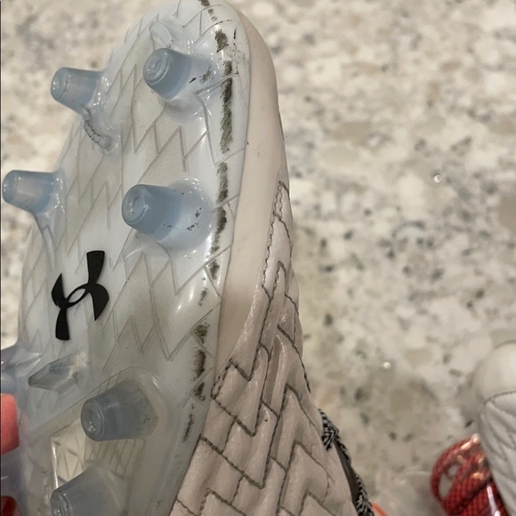 Under Armor  formtrmtrue soccer cleats. - Picture 6 of 6